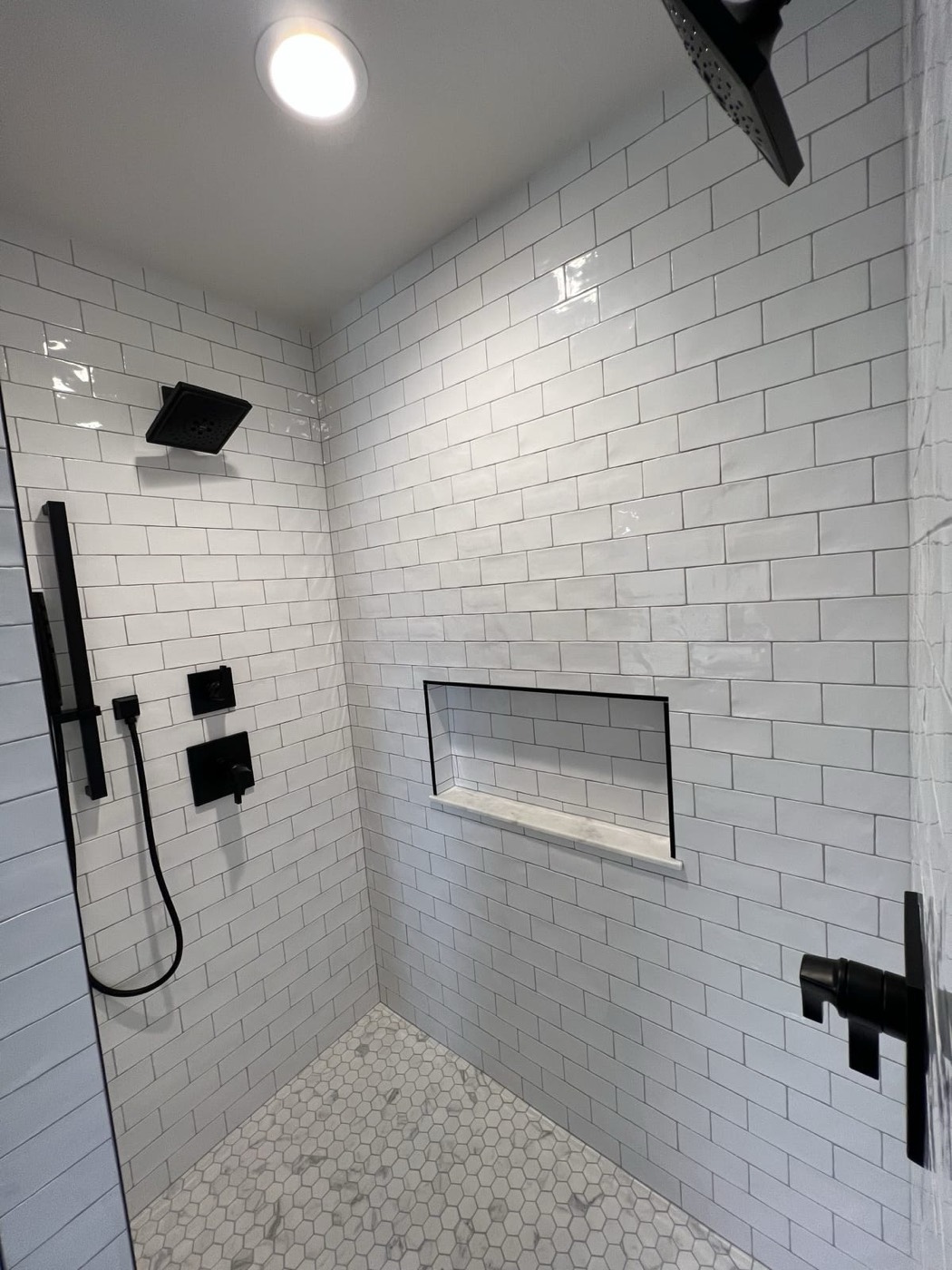 Bathroom before remodel â Utah County